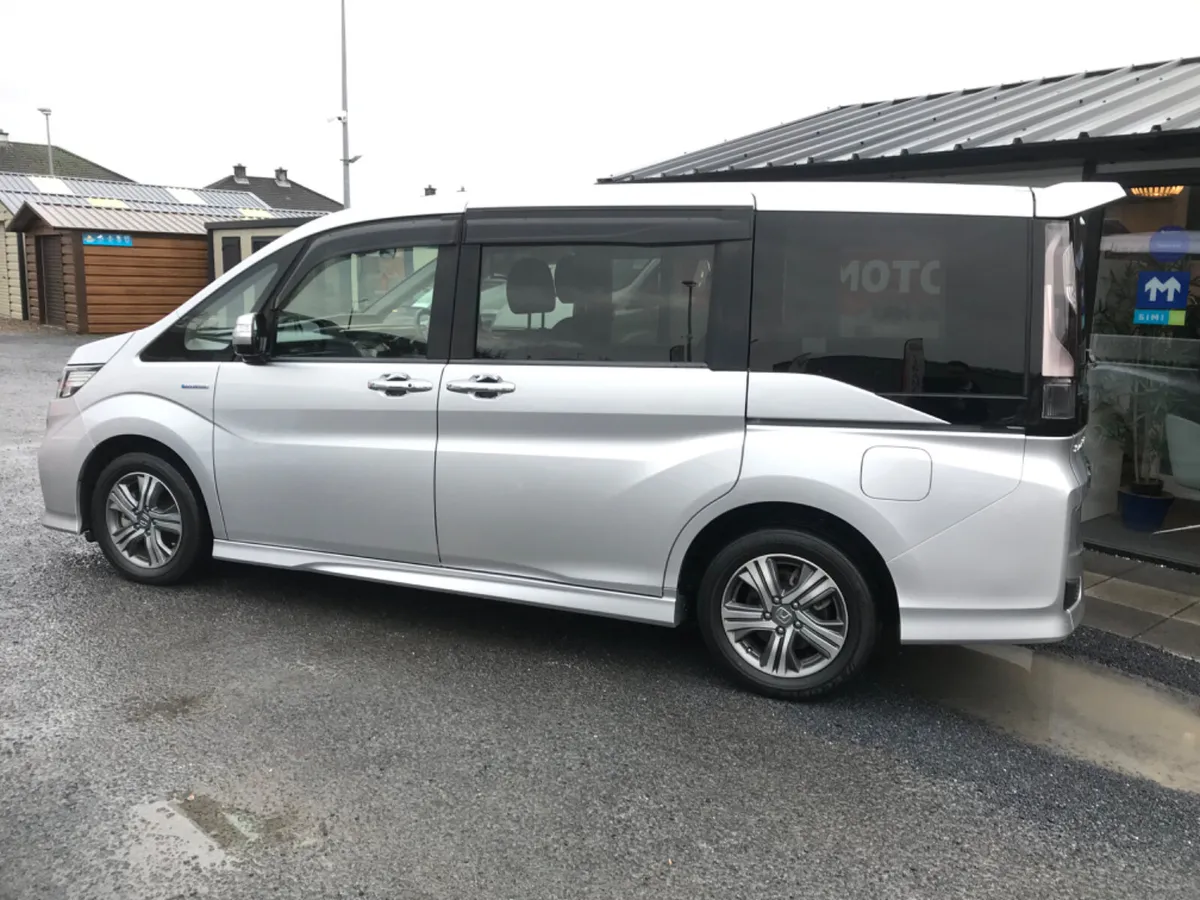 2019 Honda Stepwagon 7 Seater - Image 4