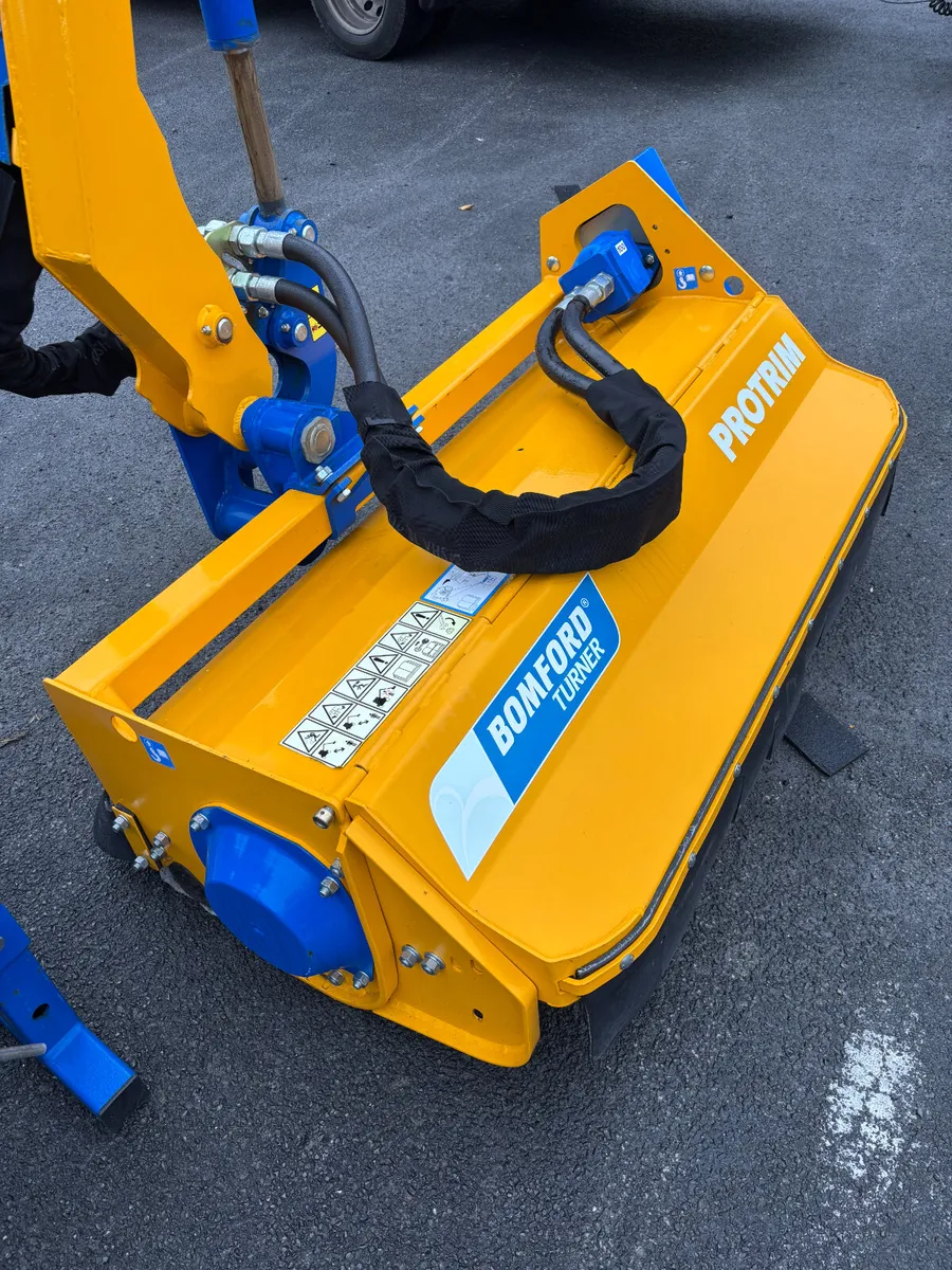 Bomford Turner Kestrel S 5.7m Hedge cutter - Image 2