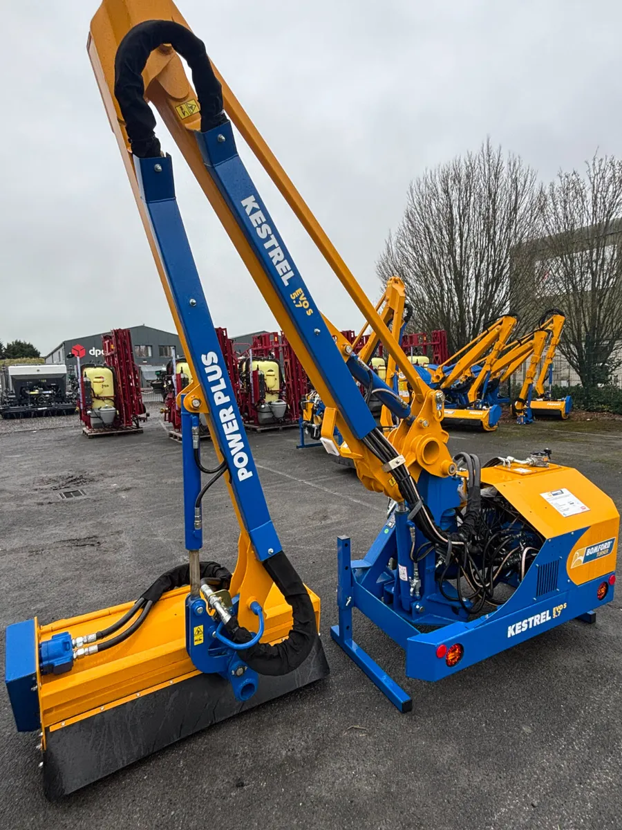 Bomford Turner Kestrel S 5.7m Hedge cutter - Image 1