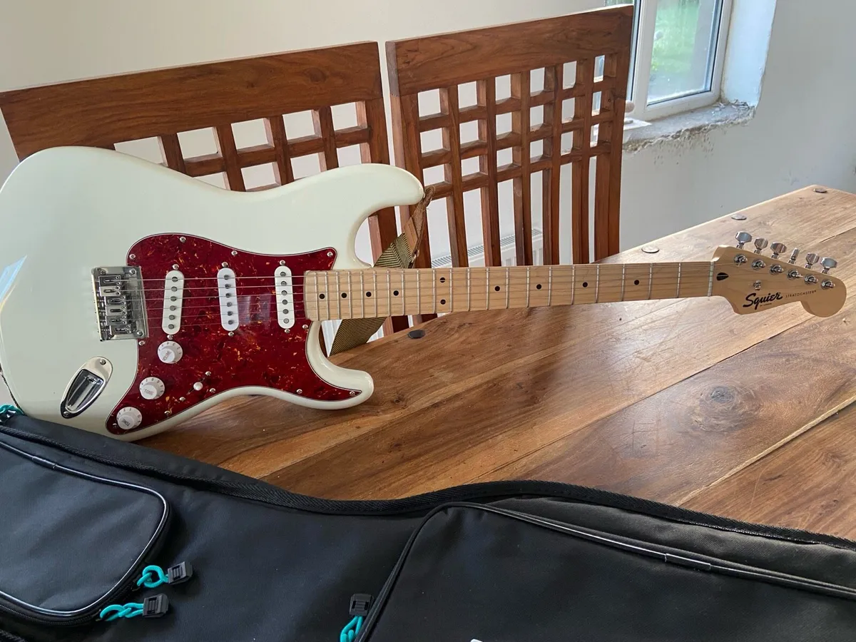 Fender squire Sonic hard tail strat - Image 1