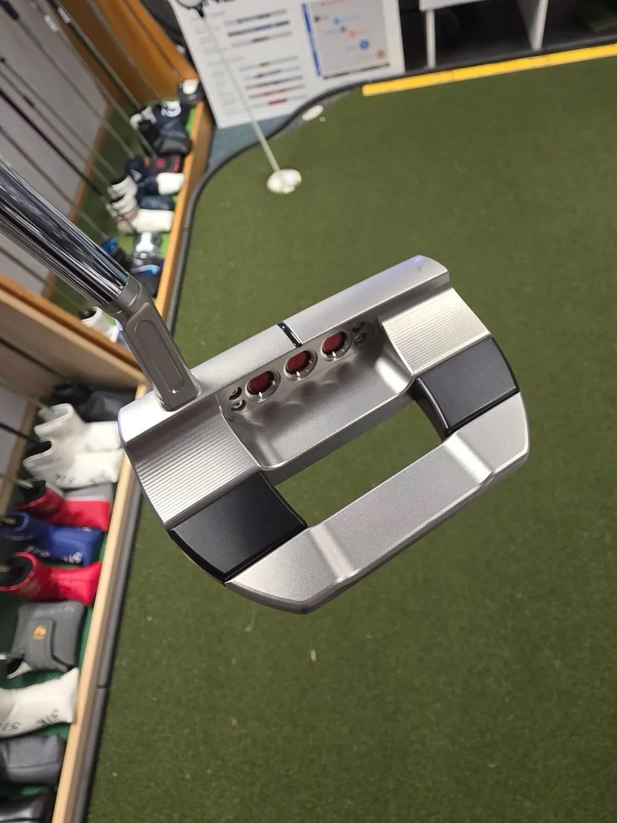 Like New Scotty Cameron Studio Style Fastback Putt - Image 2