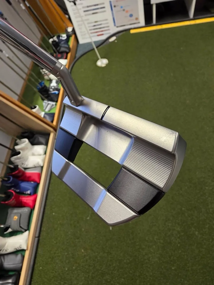 Like New Scotty Cameron Studio Style Fastback Putt - Image 3