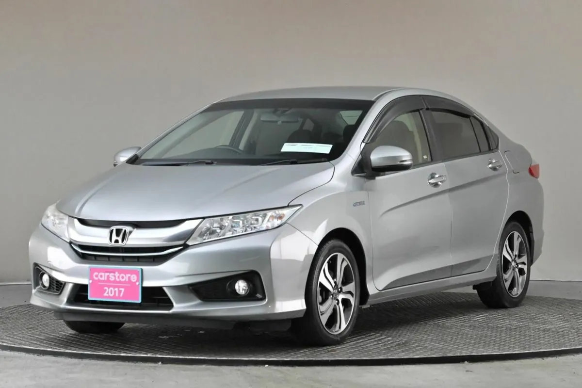 Honda Grace *JAN 2026 PRICE NOW* 1.5 HYBRID 4DR ** - Image 3
