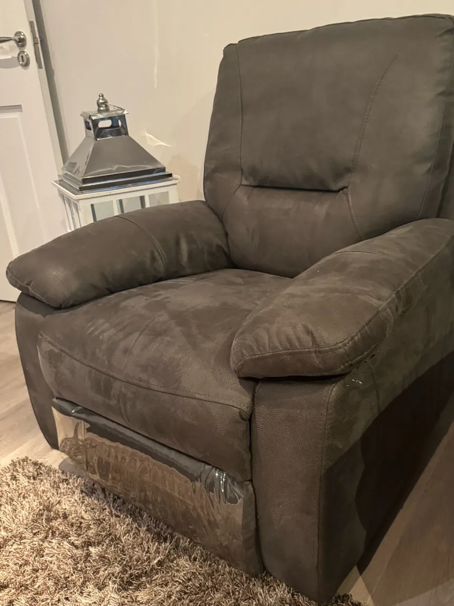 Harvey Norman grey recliner 3-2-1 seater - Image 4