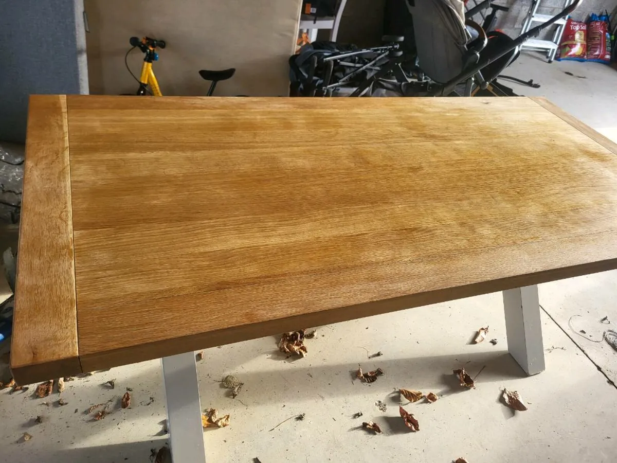 Kitchen table - Image 1