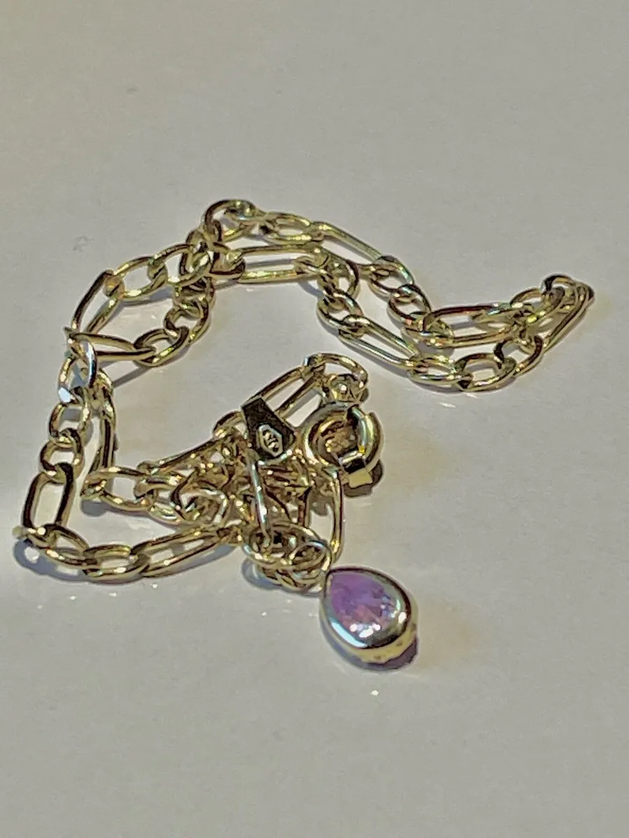 9ct Gold Bracelet set with Amethyst gemstone. - Image 2
