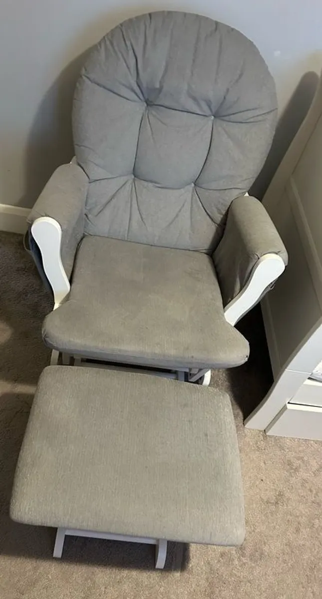 babylo rocking chair and footstool - Image 1