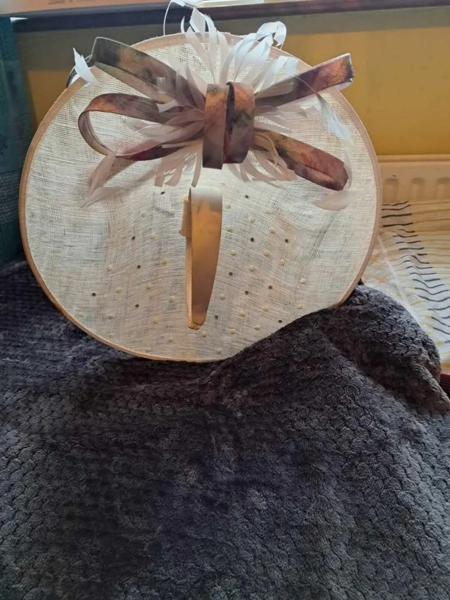 Ladies Head Piece - Image 4