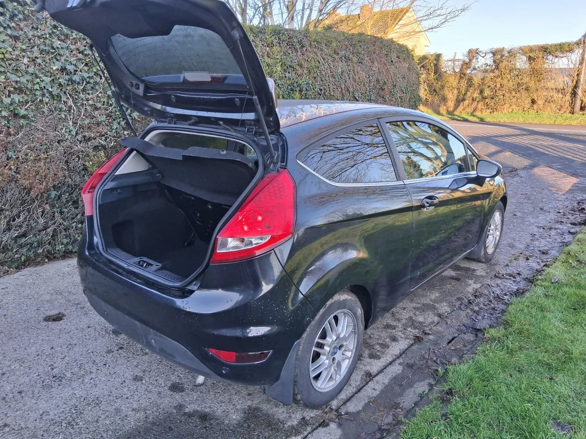 Ford Fiesta Diesel 2009 - Image 2