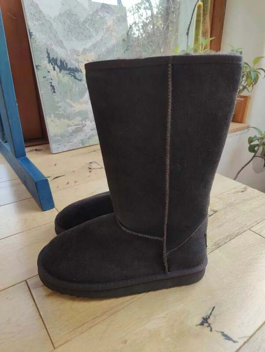 Ugg - Image 1
