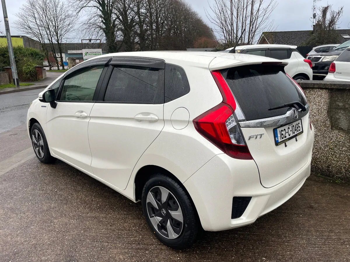 Honda Fit Hybrid  2016 - Image 3