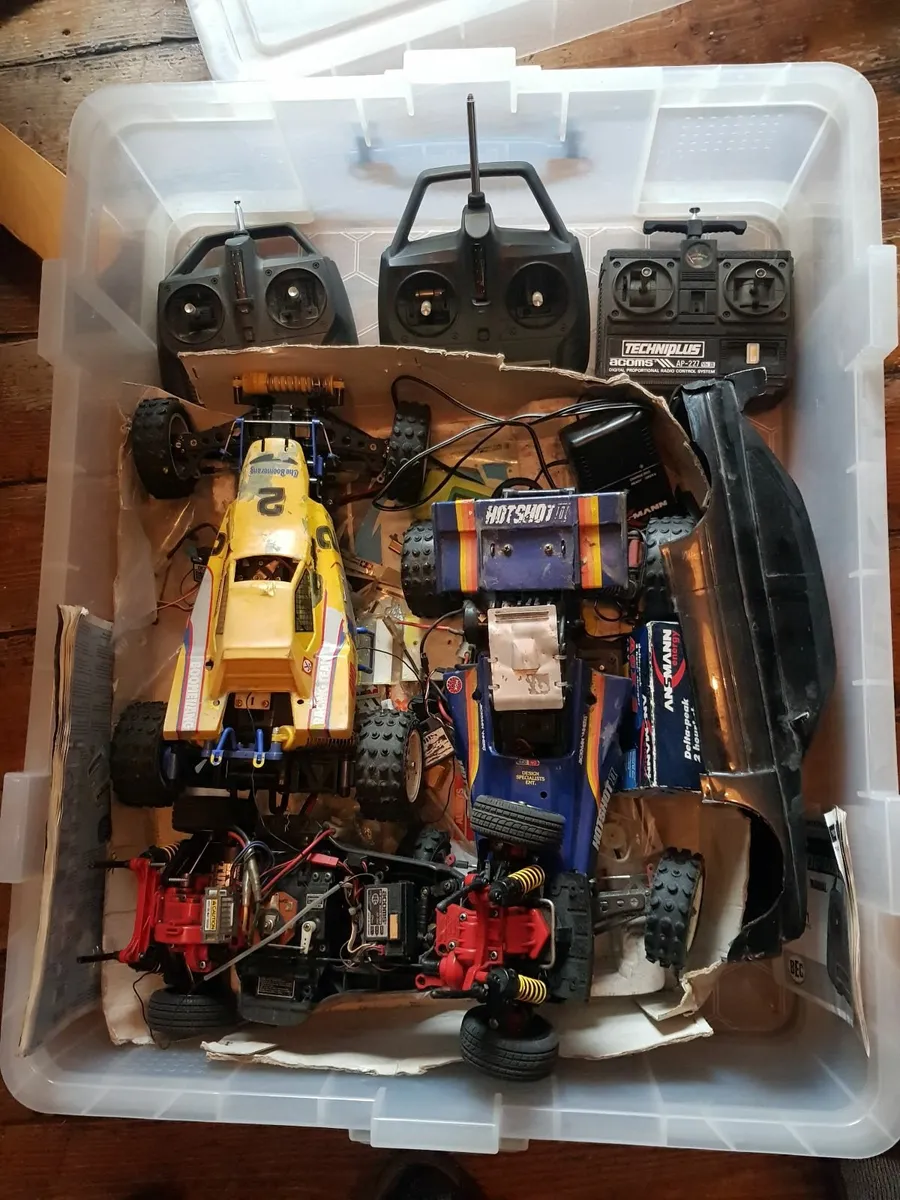 3 x tamiya rc cars and controllers - Image 1