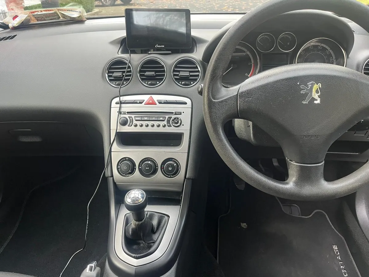 Peugeot 308 2010 - Image 2