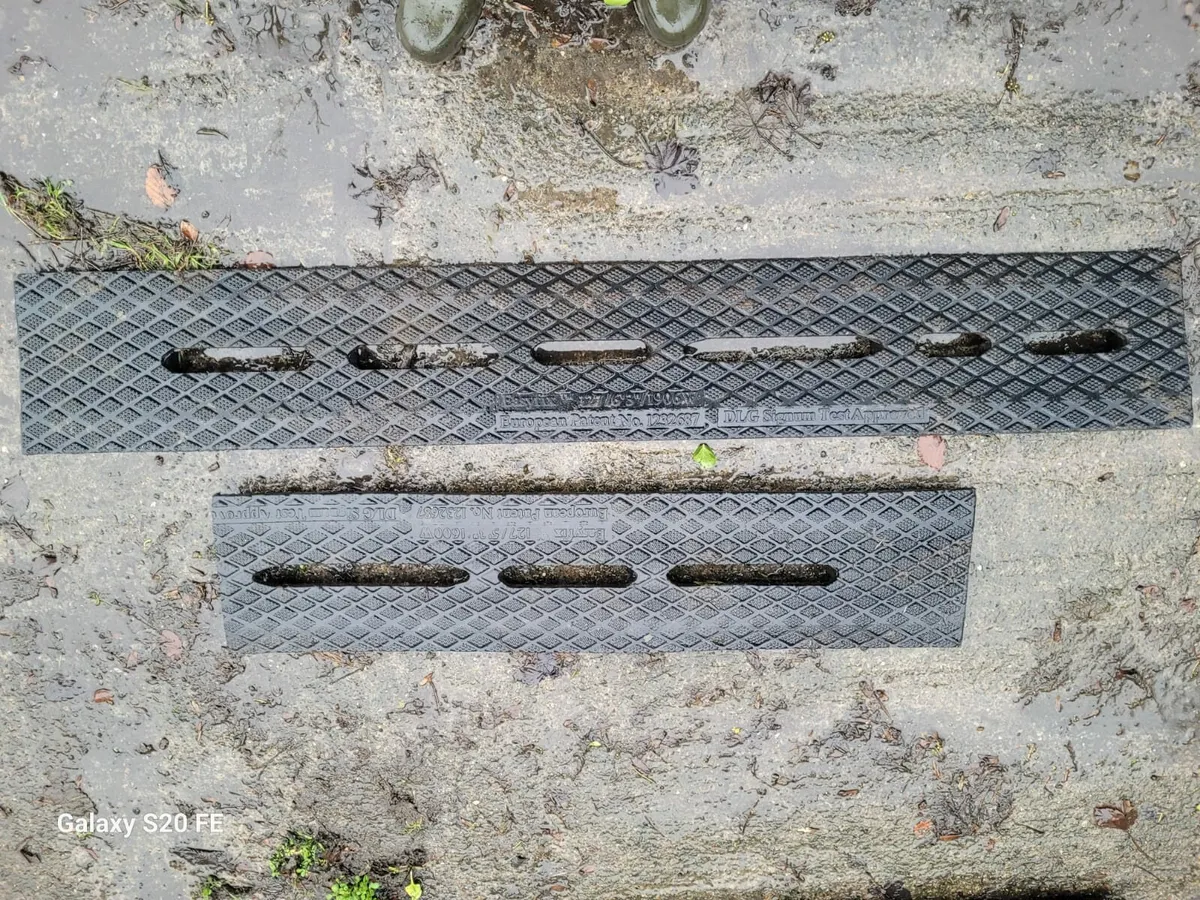 Rubber slat mats - Image 1