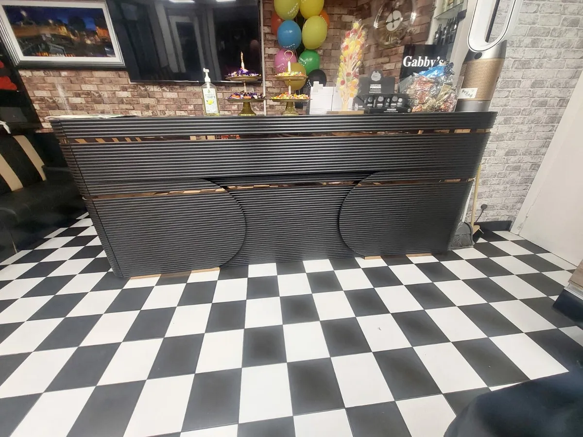 Barber shop furniture - Image 2