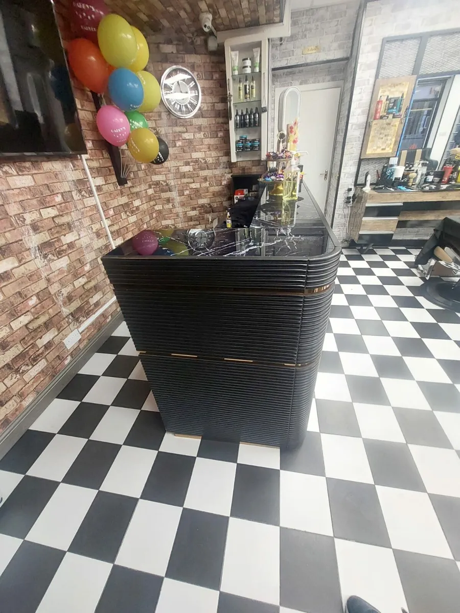 Barber shop furniture - Image 3