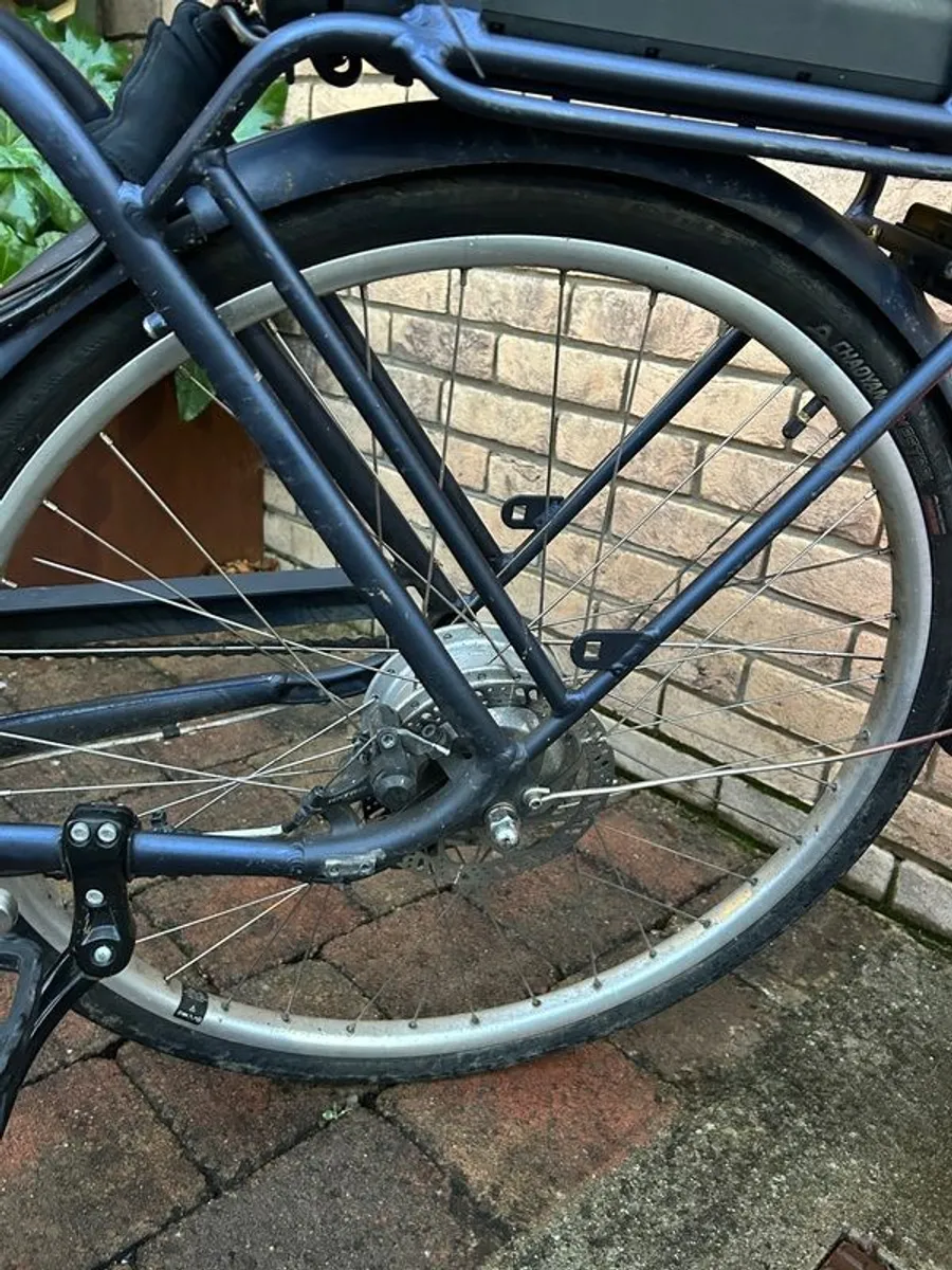 H High Frame Electric City Bike Elops 900 - Navy Blue - Image 4