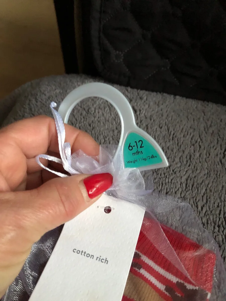 Baby’s socks 6/12 mths €2 - Image 3