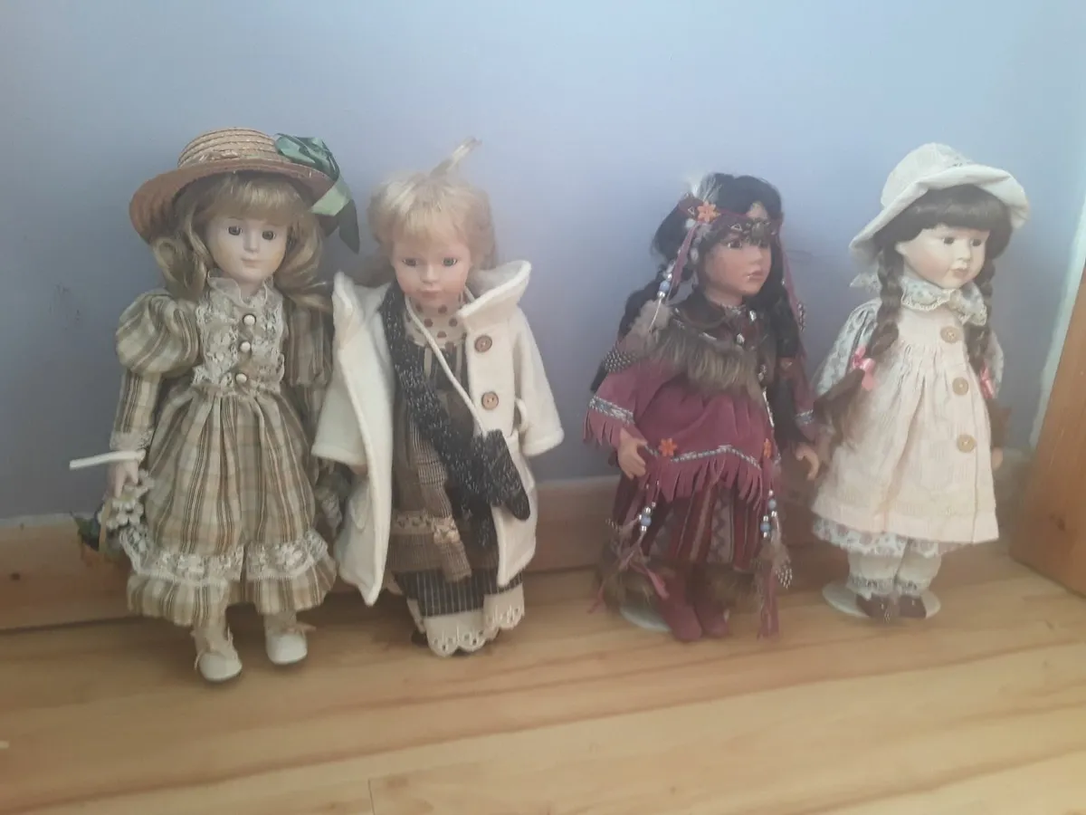 Lovely porcelain dolls - Image 1