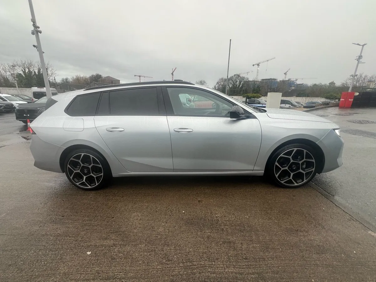 242 Opel Astra tourer sport - Image 4