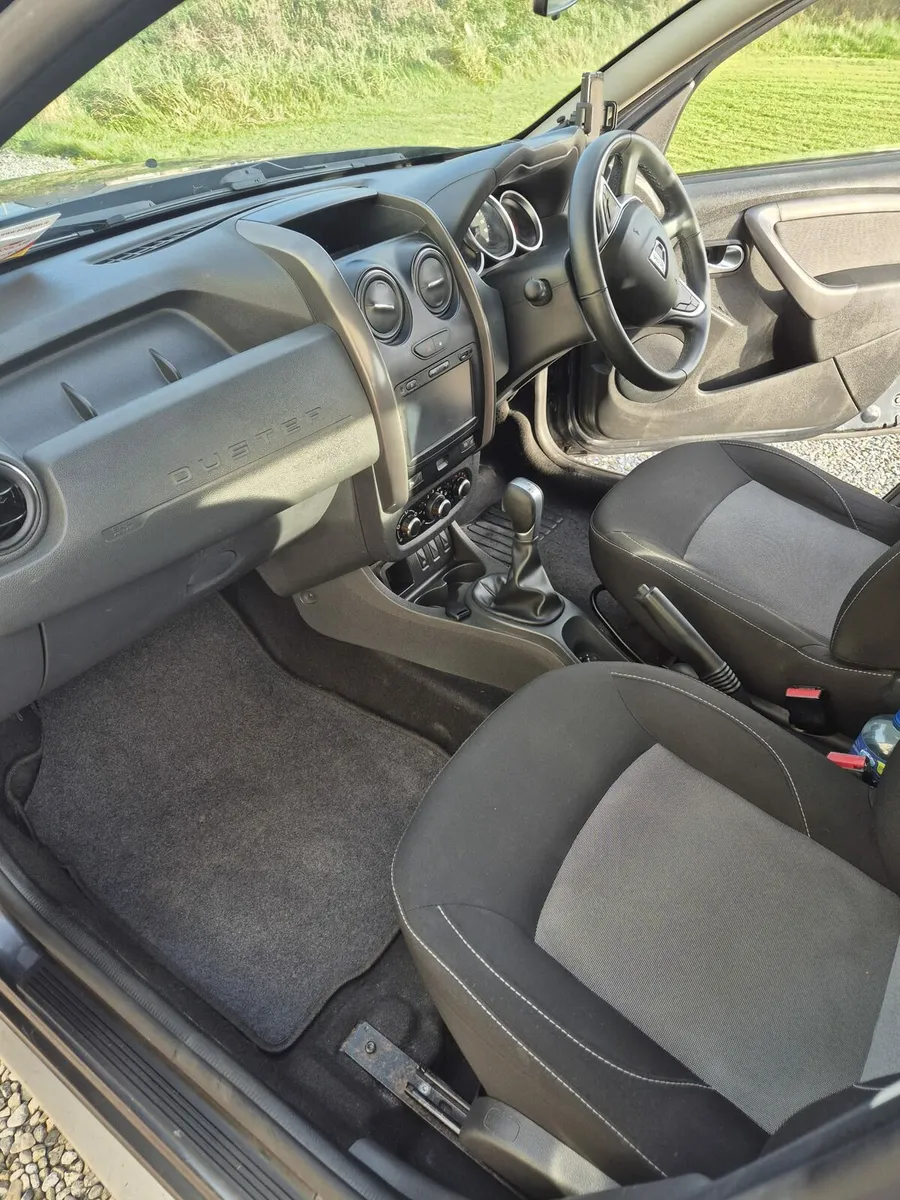 Dacia duster prestige automatic - Image 4