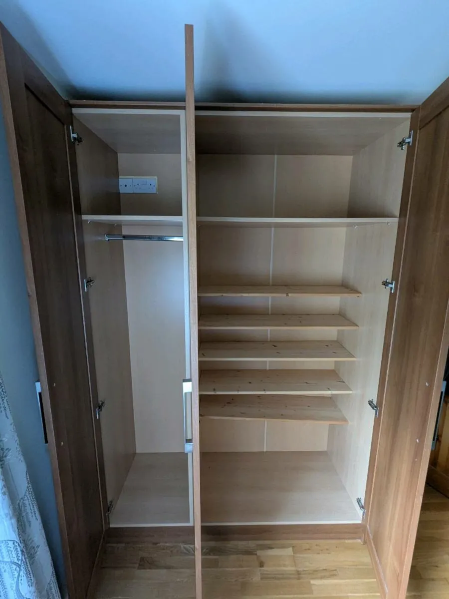 Bedroom wardrobe - Image 2