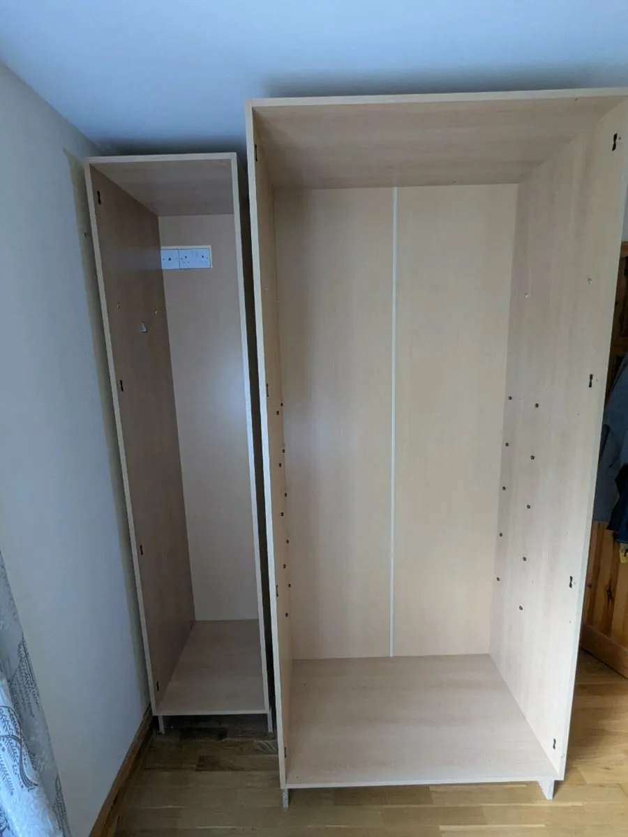 Bedroom wardrobe - Image 3