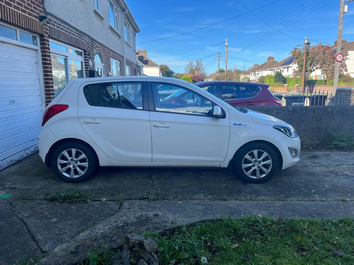 Hyundai i20 - Image 2