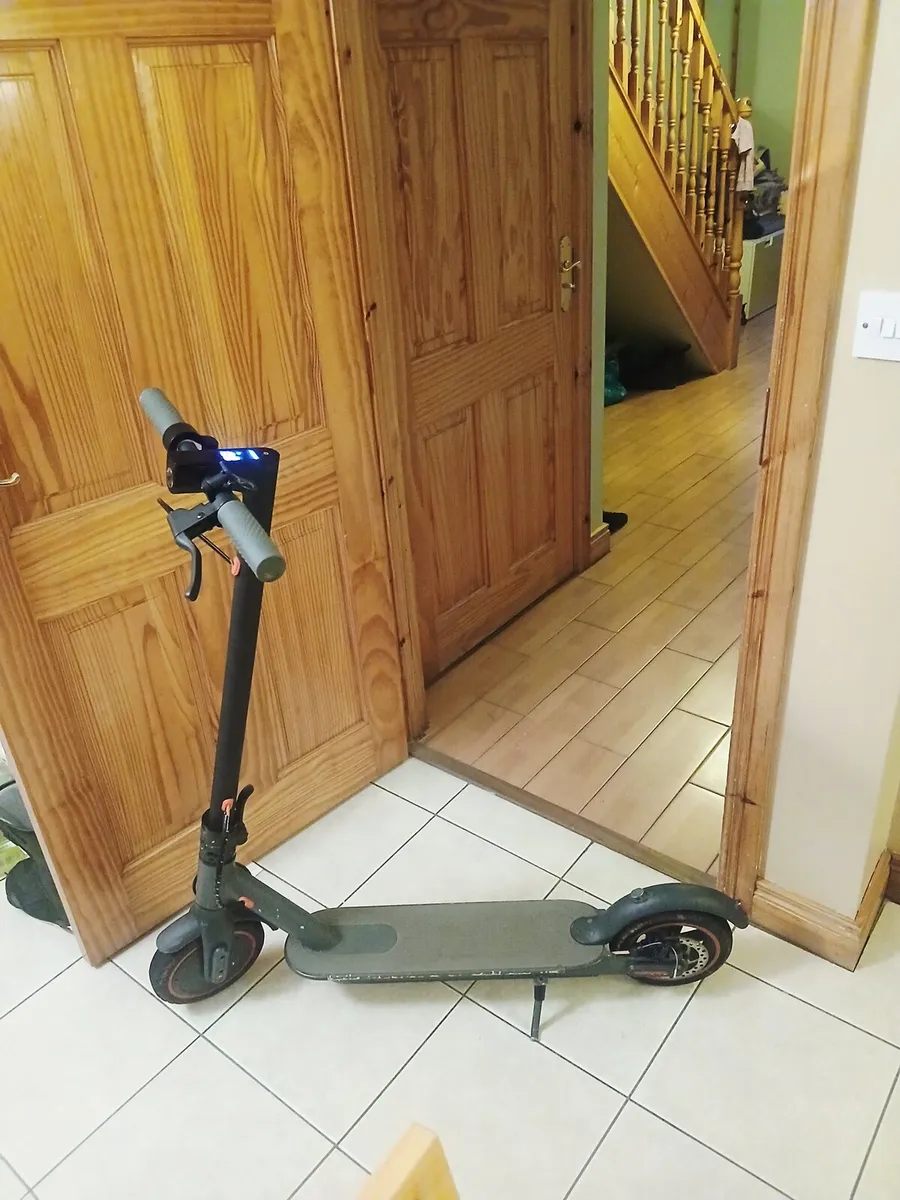Electric scooter - Image 1