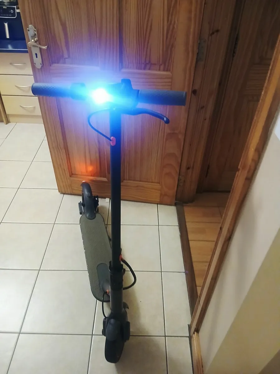 Electric scooter - Image 3