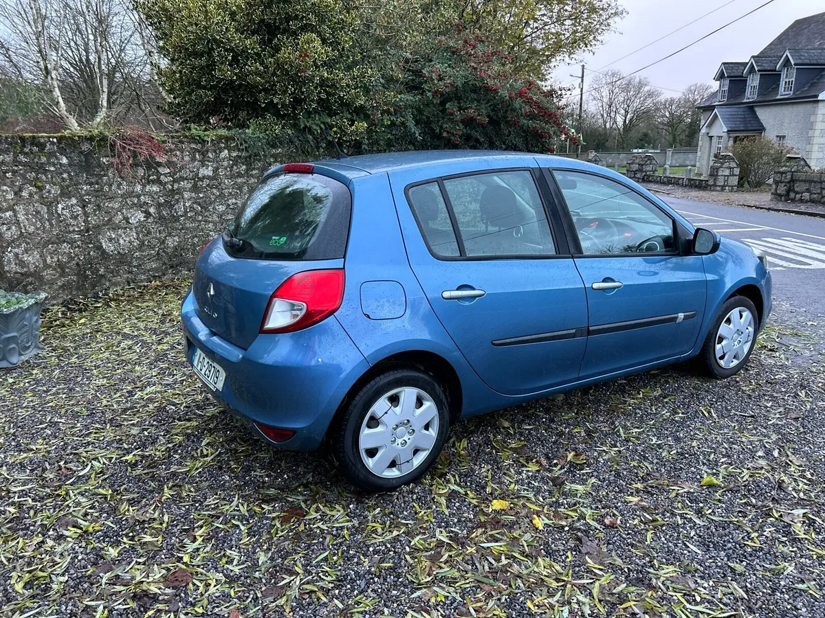2011 Renault clio 1.2 petrol €2100 - Image 3