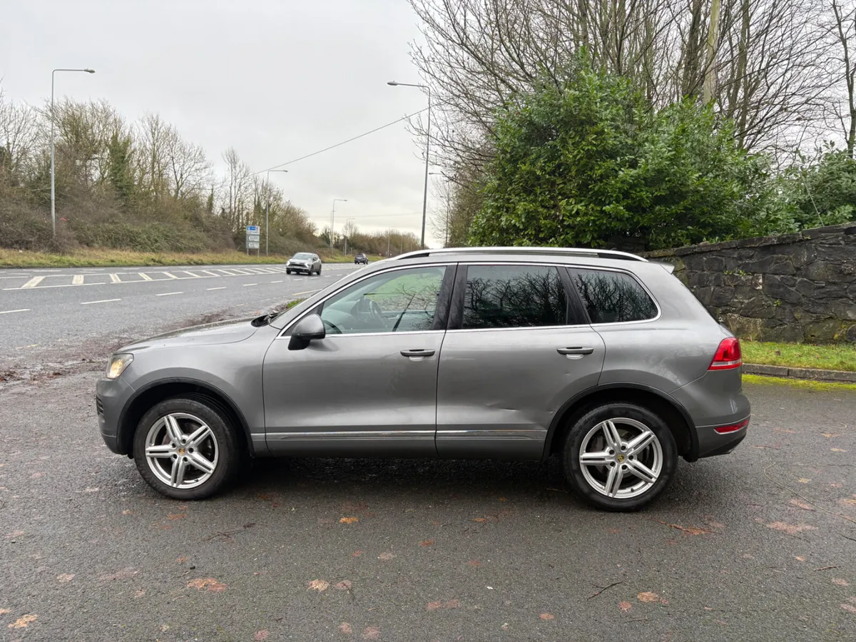 2011 Vw Touareg 3.0 Tdi Crew Cab 5 seater 333e tax - Image 4