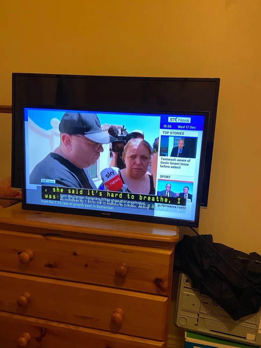 Walker. 32. Inch. Smart TV - Image 1