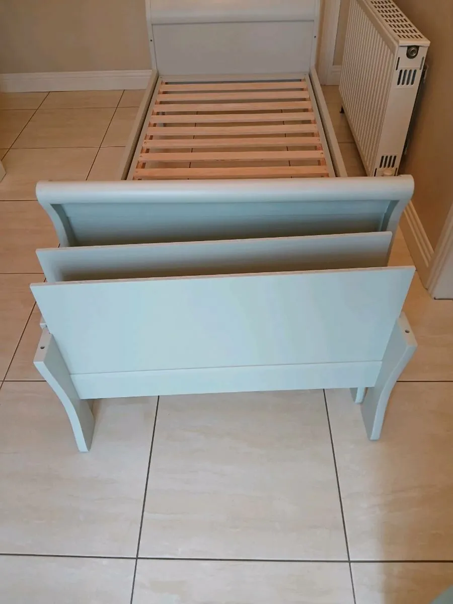 Mammas & pappas Mia cot bed + mattress 140 x 70. - Image 4