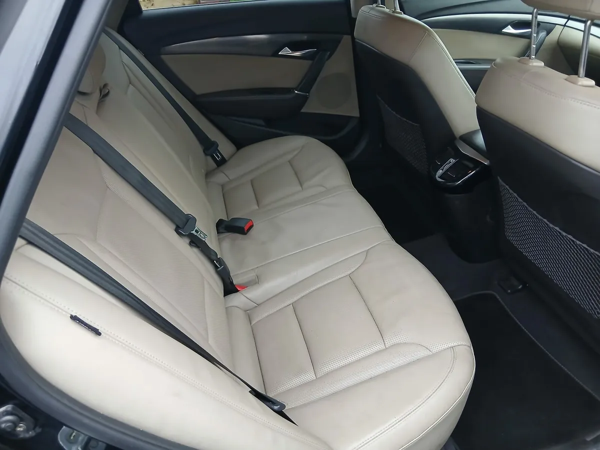 2015 Hyundai i40 New Nct until June 2026 - Image 4