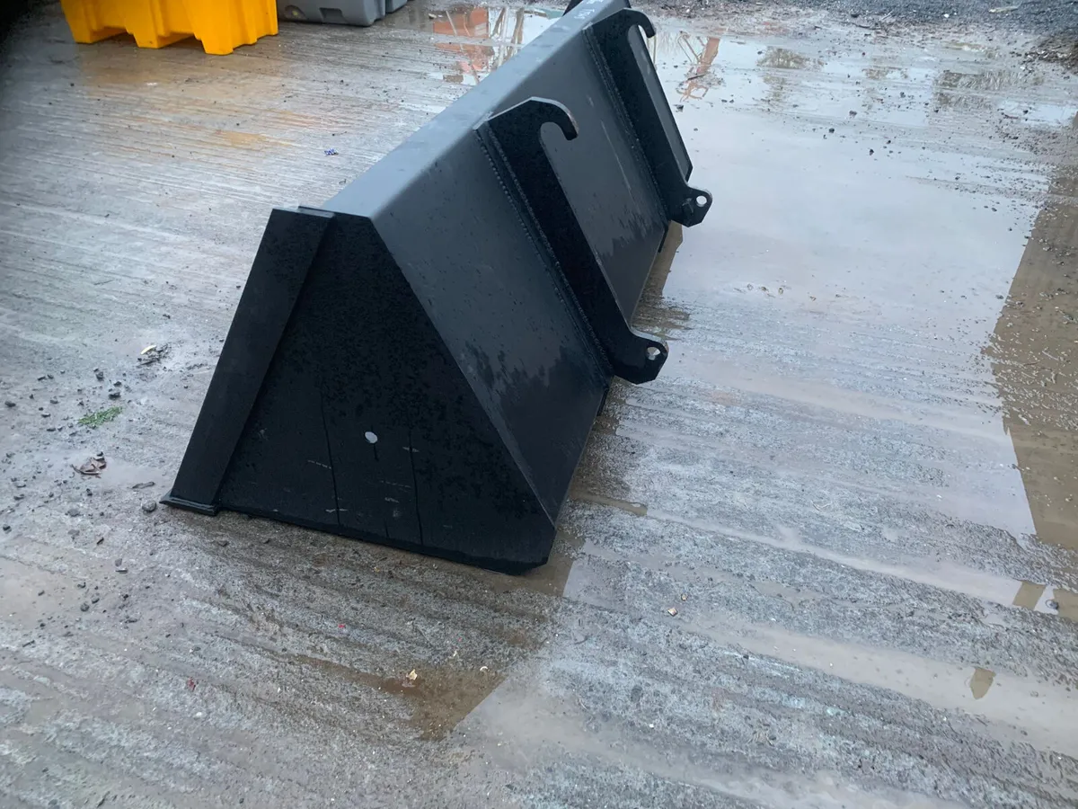 JCB Loadall Bucket – Telehandler Bucket - Image 4