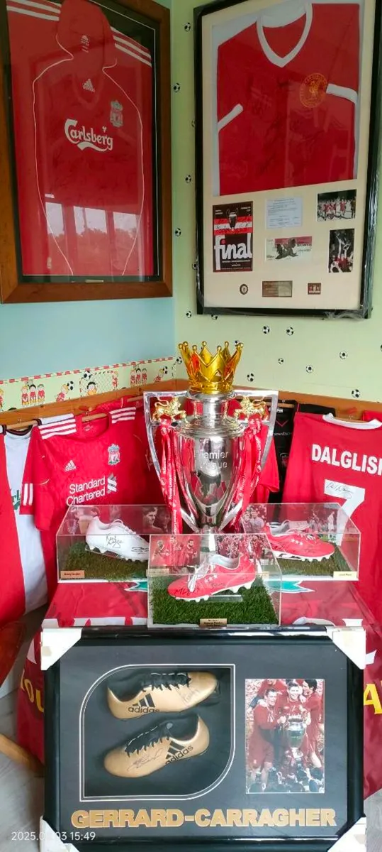 Premier League trophy - Image 1