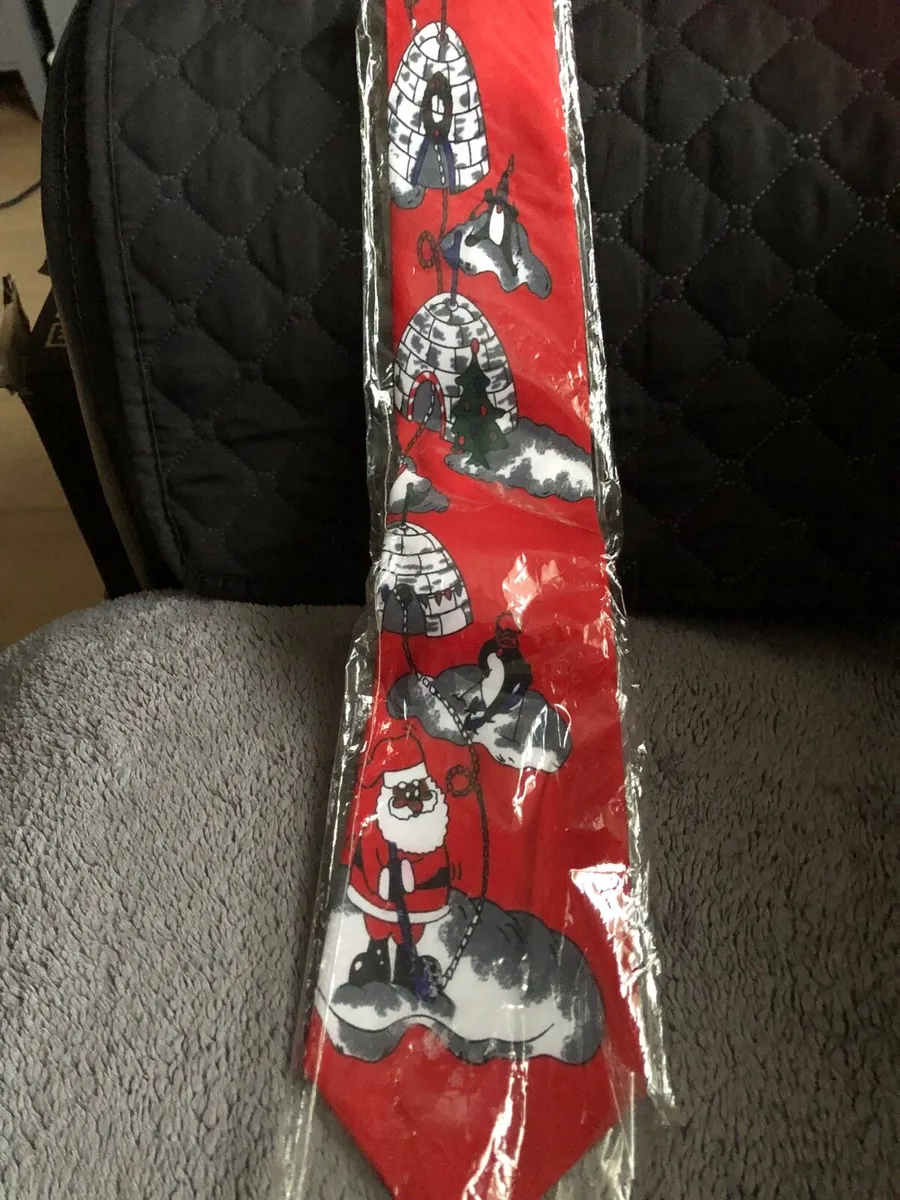 Mens new Xmas tie €5 - Image 3