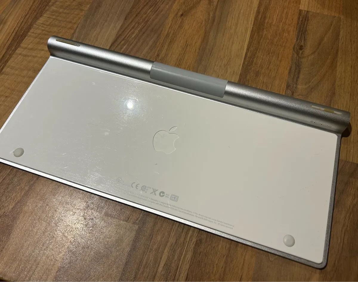 Apple Wireless Bluetooth Keyboard - Image 2