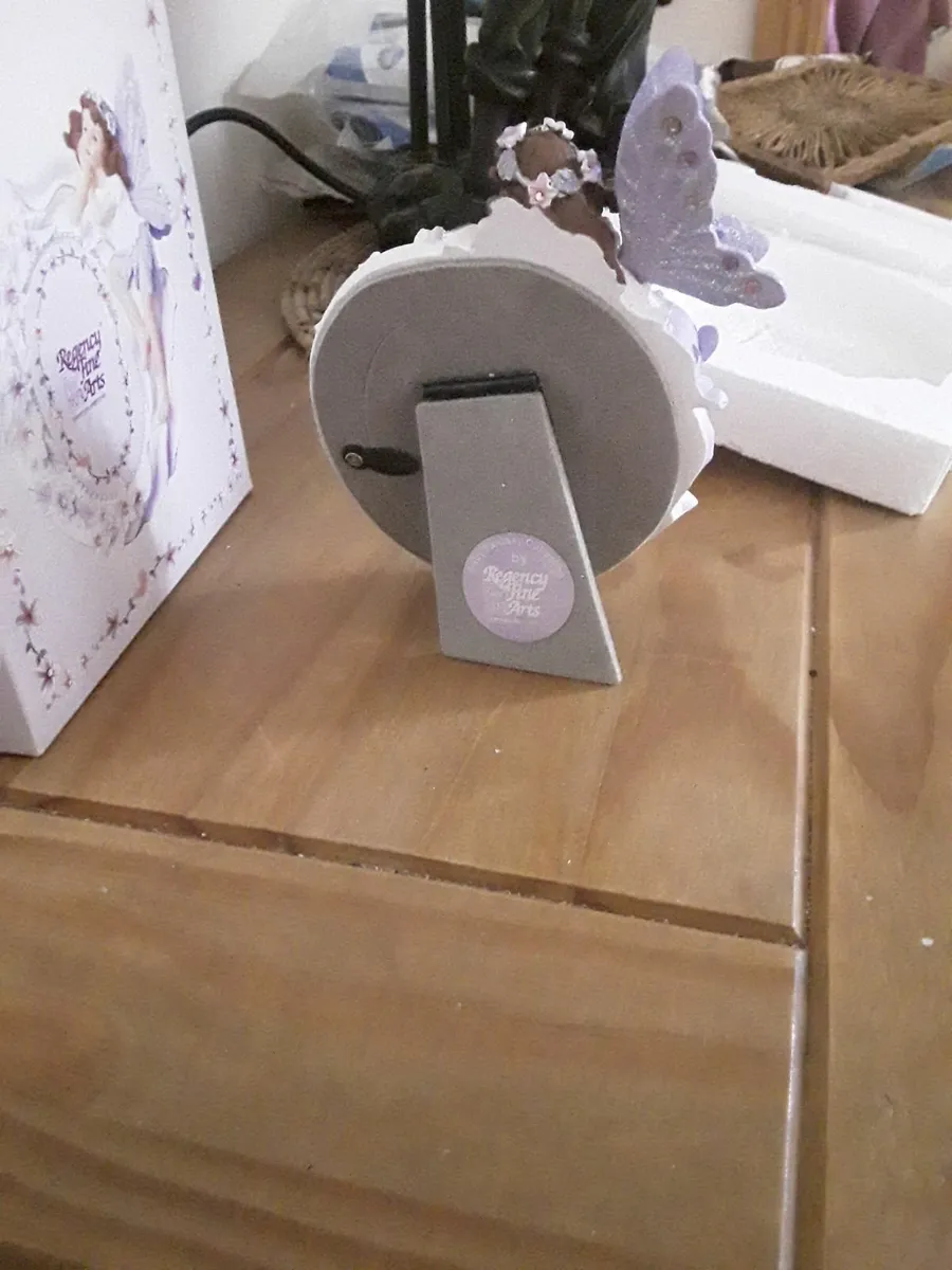 Collectible fairy figurines - Image 3