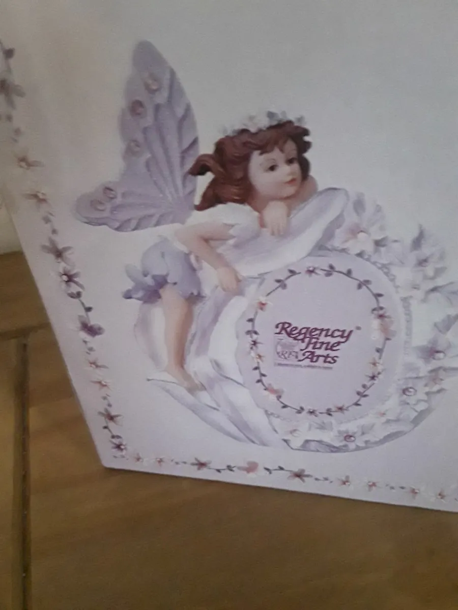 Collectible fairy figurines - Image 4