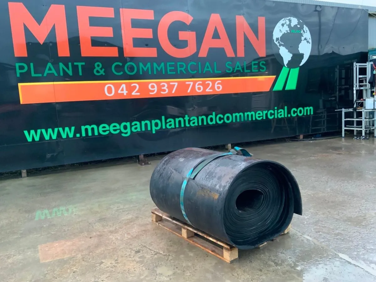 UNUSED LOW LOADER RUBBER MATTING.......586 - Image 1