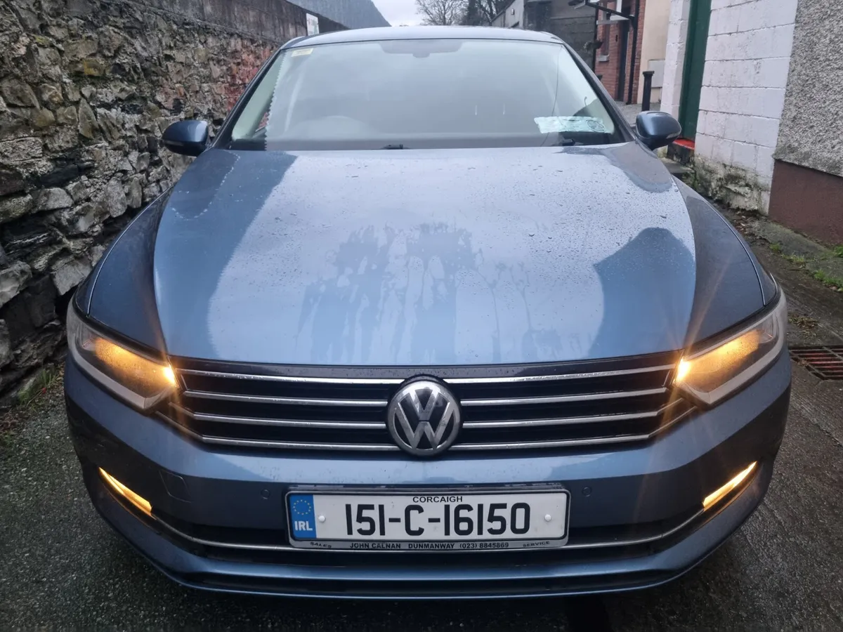 Volkswagen Passat 2015 - Image 2