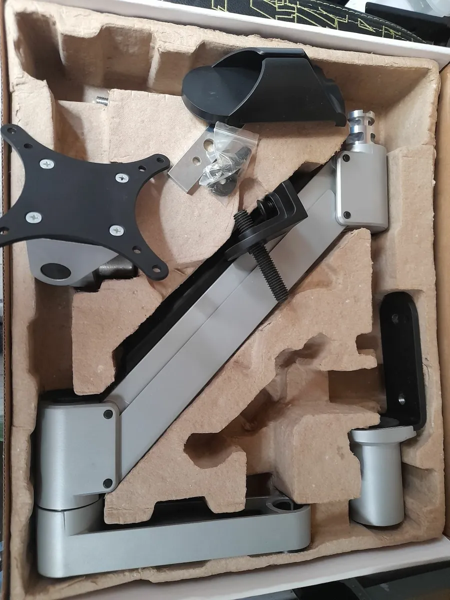 Vogel monitor arm - home office pc gaming - Image 1