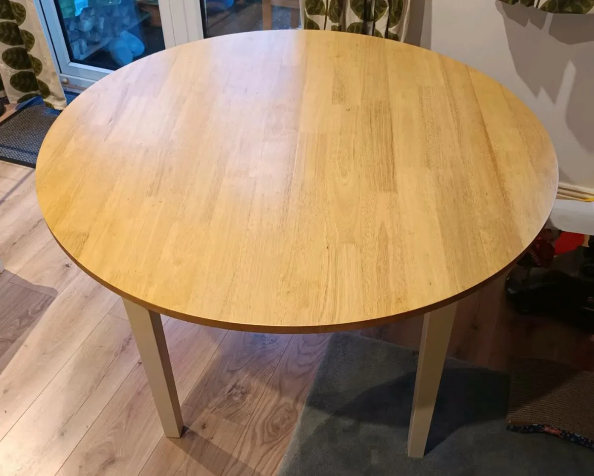 Kitchen table - Image 1