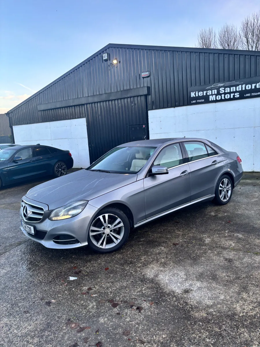 Mercedes-Benz E-Class 2013 - Image 2