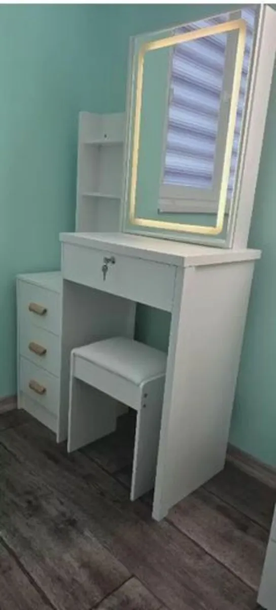 Dressing table set - Image 1