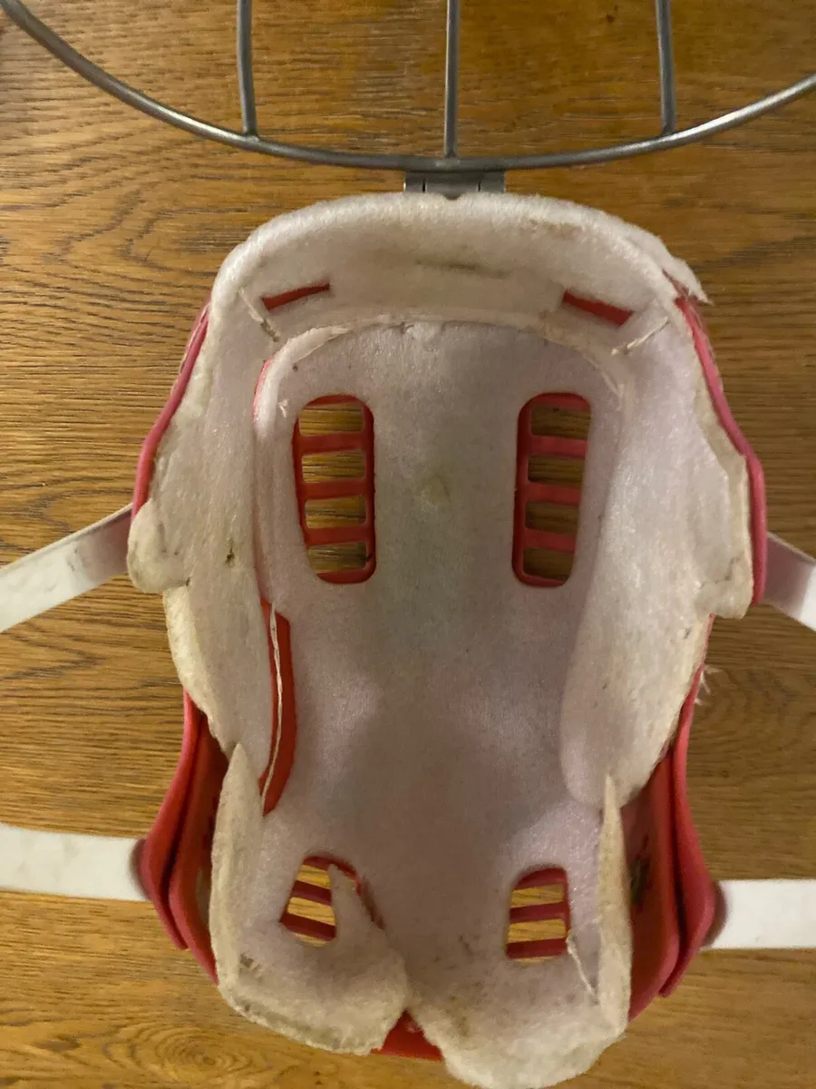 Hurling helmet - Image 4