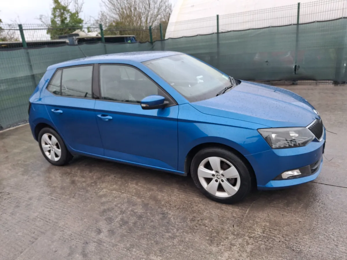 152 Skoda Fabia  Ambition  1.2 Tsi - Image 2