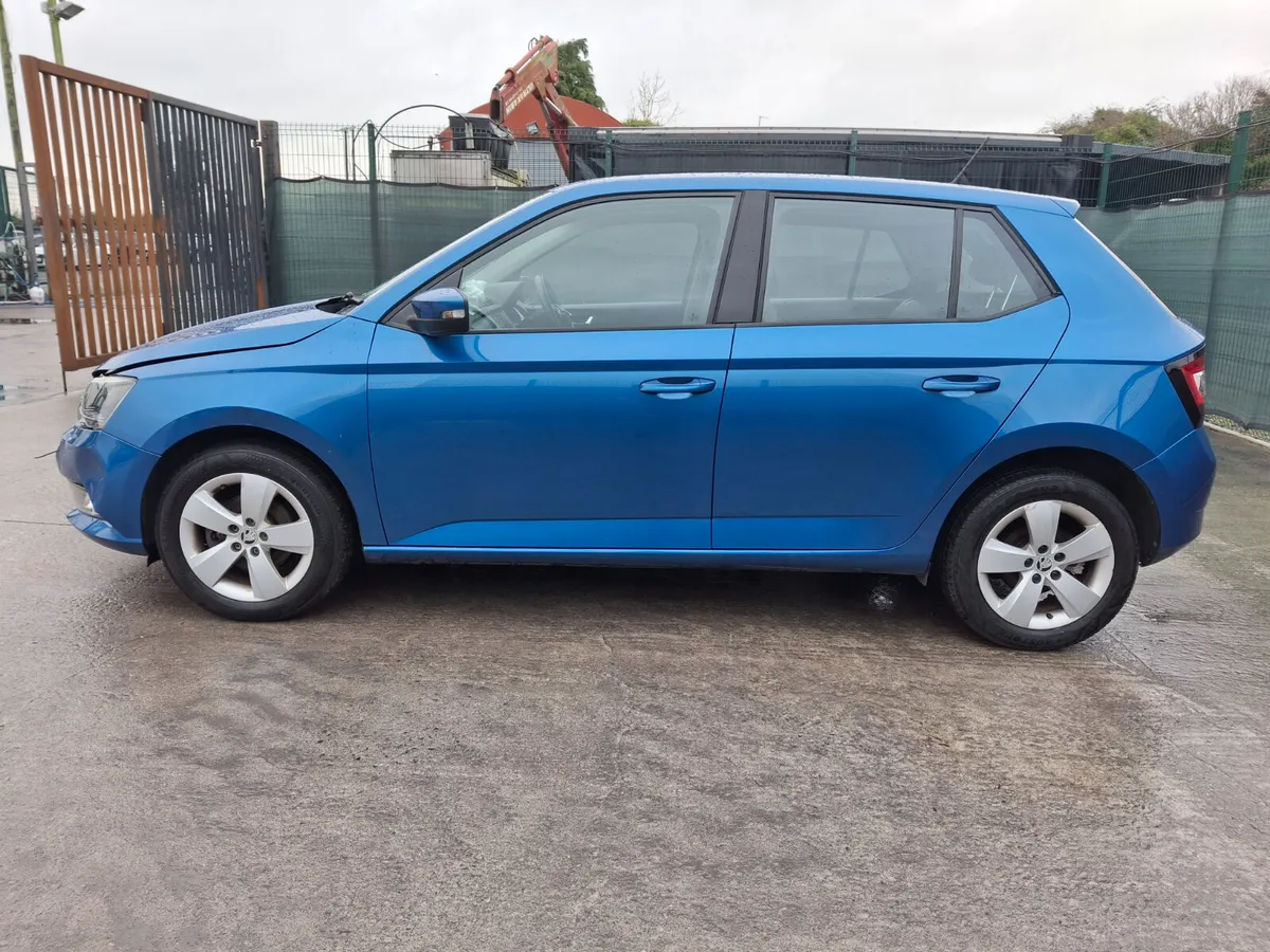 152 Skoda Fabia  Ambition  1.2 Tsi - Image 4